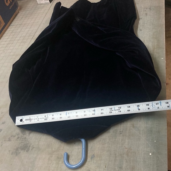 Yves St. Laurant Vintage 1960's Men's Blue Velvet Dinner Smoking Jacket LIKE NEW - Picture 10 of 12